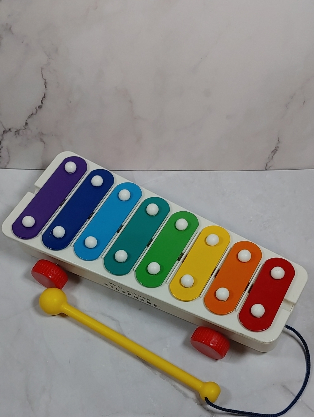 Mattel 2009 Pull-A-Tune Rainbow Xylophone Pull Toy with Attached Yellow Mallet